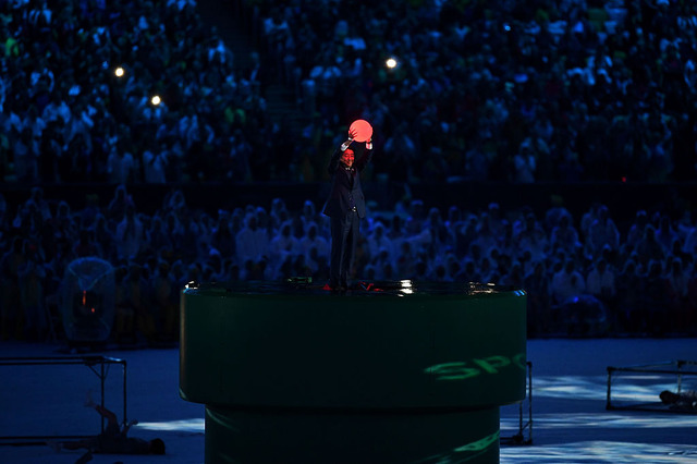 土管から「安倍マリオ」登場！？リオ五輪閉会式で安倍総理がマリオに扮する