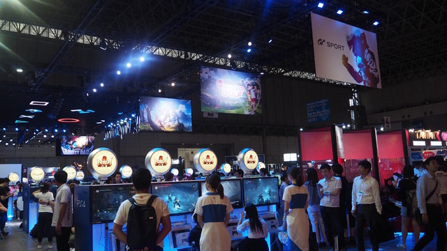 【TGS2016】コンパニオンさんに隠された秘密とは…！熱気渦巻くSIEブースフォトレポ