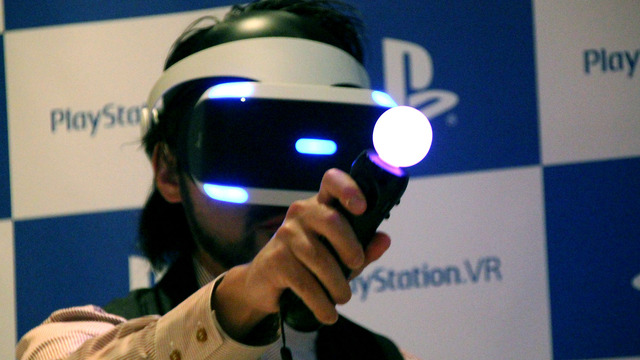 家庭用ゲームでVR遊べる時代に…「PlayStation VR」発売開始―山田孝之も「帰ってすぐやる」