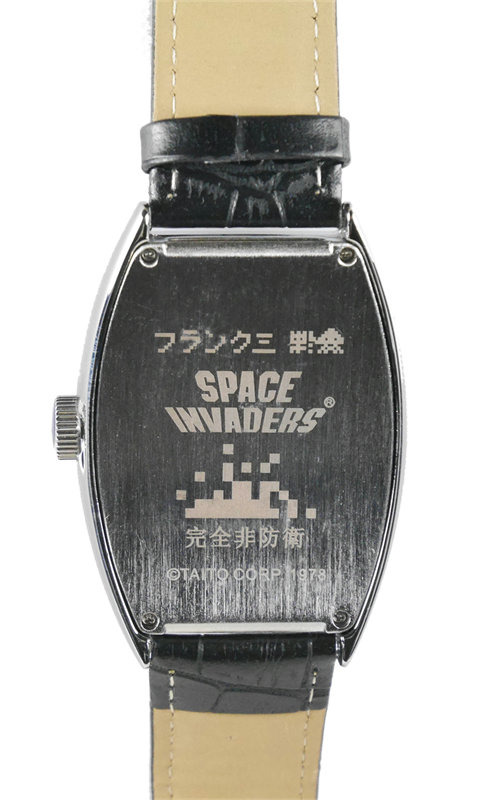 「スペースインベーダー」が腕時計や貯金箱に！ “名古屋撃ち”にちなんだ盤面、アップライト筐体を1/12で再現など