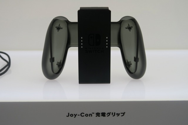 ニンテンドースイッチ本体・ジョイコン・周辺機器・パッケージをチェック！【フォトレポート】