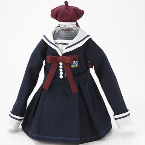 ヴィレヴァンで販売開始した「ペットボトル用セーラー服」って一体!? 既に売り切れるほどの人気ぶり