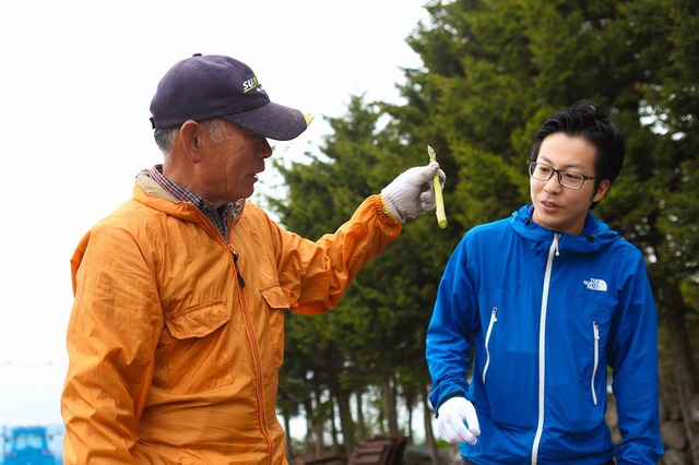 【特集】『エグリア』の精霊を喚び出すために北海道で朝採れアスパラを収穫してきた