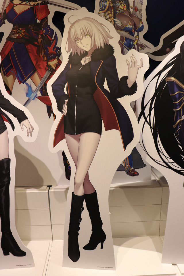 『FGO』セガコラボカフェに1.5部キャラ集結！アラフィフや武蔵ちゃんに囲まれた夢空間