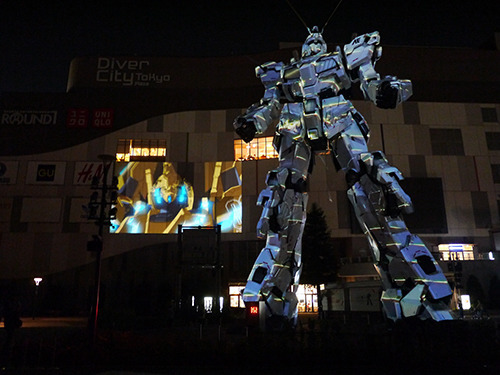 ユニコーンガンダム立像、お台場に立つ！ 演出や変型をフォトレポートでお届け（写真45枚）