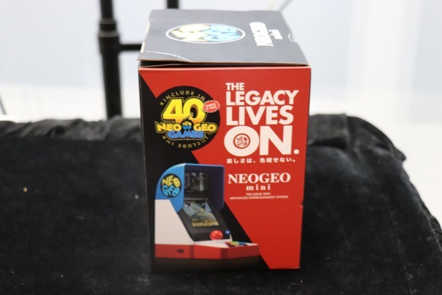 会場で「NEOGEO mini」を発見！気になるサイズや操作性をチェック【E3 2018】