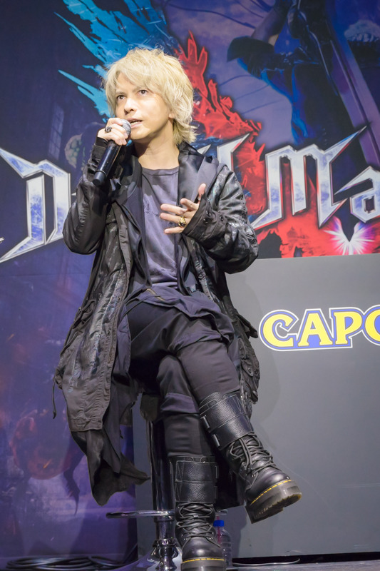 HYDE、作曲秘話を明かす「アガる感じ」「ヘビー系の雰囲気に」『デビル メイ クライ 5』発売前夜イベントレポート