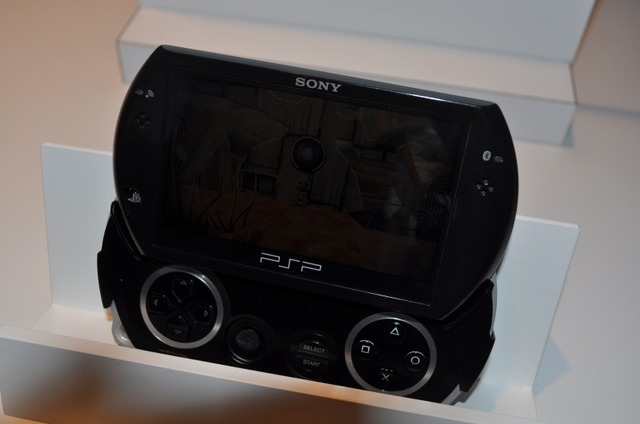 【E3 2009】PSP goを間近でチェックしてみる