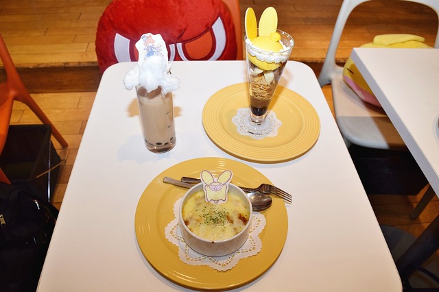 “カーバンクルのおしり”が、くちどけ滑らかな絶品デザートとなって登場！「ぷよクエカフェ2019」試食会をレポート