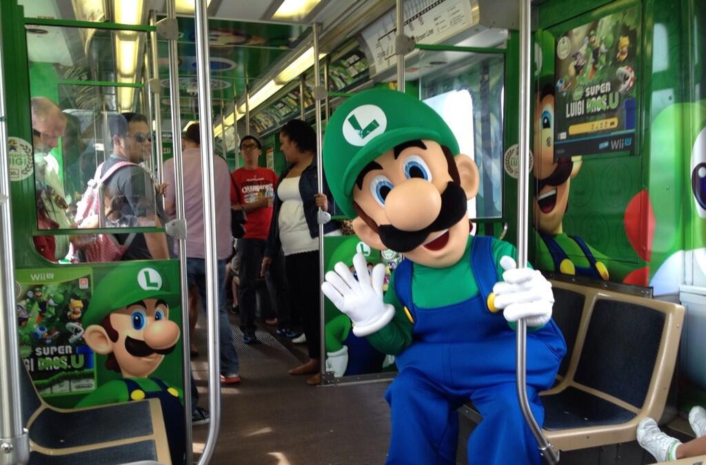 ルイージがシカゴの街を走る電車をジャック Wii U New スーパールイージu 発売記念で インサイド