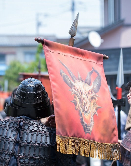 クラッシュ オブ キングス の新cm 出演するあの有名人を全て見つけられたら100万円 セクシー女戦士 御伽ねこむも参戦 インサイド クラッシュ オブ キングス の新cm 出演するあの有名人を全て見つけられたら100万円 セクシー女戦士 御伽ねこむも参戦 インサイド