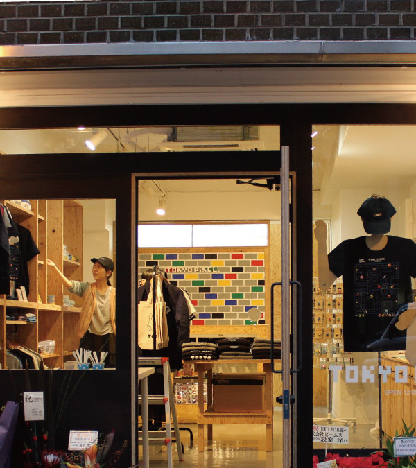 8bitアパレルショップの旗艦店が東京 蔵前に パックマンtシャツ やドット絵風ブローチなどが登場 インサイド