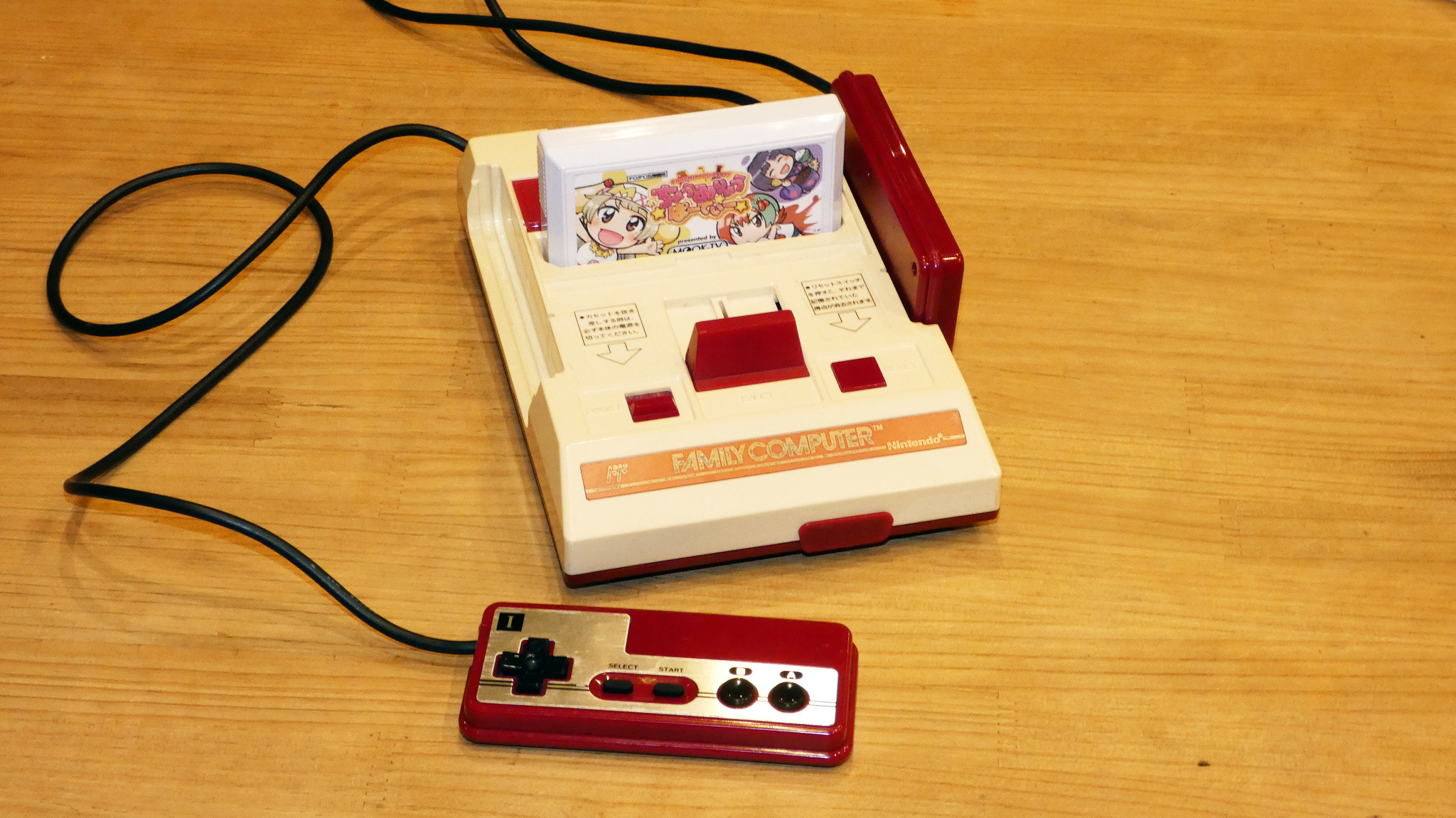 懐かしのファミコンボタンを押しまくれる！任天堂の新カプセル