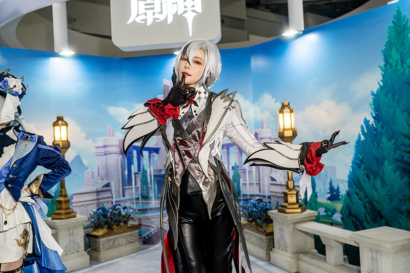コスプレ】『原神』召使がカッコ良すぎて困るんだが!流し目に コスプレ】『原神』召使がカッコ良すぎて困るんだが!流し目に