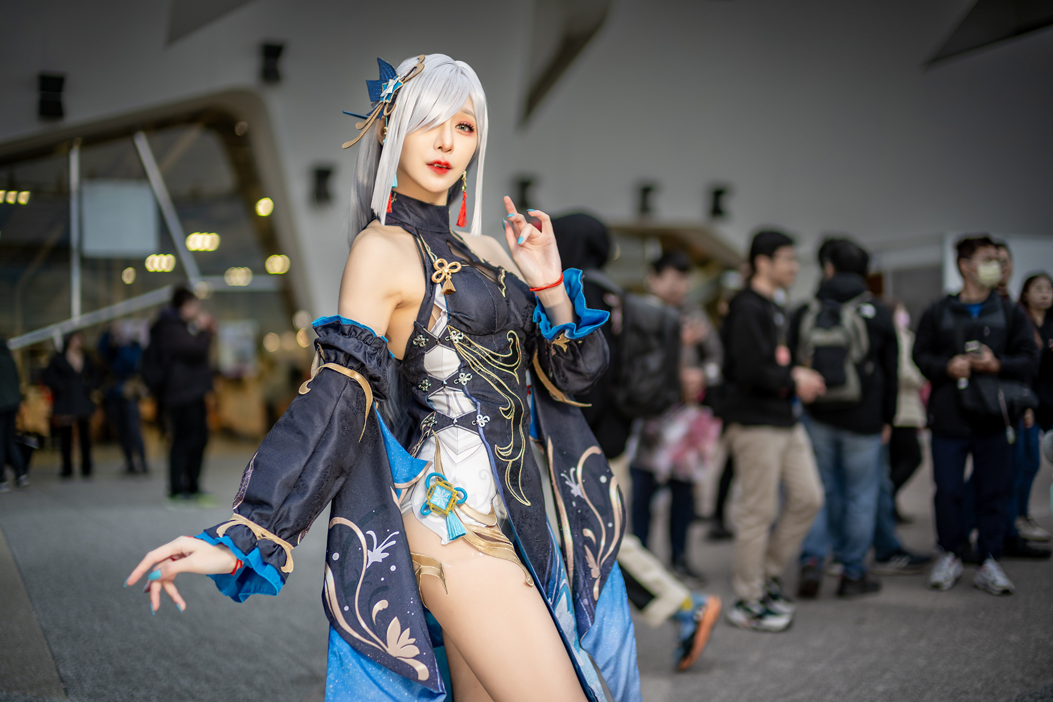 コスプレ】八頭身の台湾美女が妖艶なチャイナドレス姿を披露