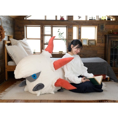 ポケモン 等身大メラルバ メラルバの等身大ぬいぐるみが登場！ ポケセンオンラインにて
