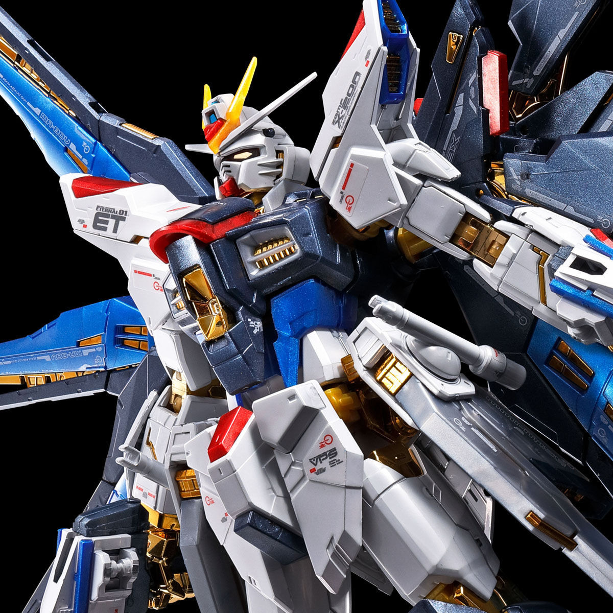 RG ストフリ、デスティニー(チタニウムフィニッシュ)、光の翼　4点セット RGガンプラ「ストフリ」「デスティニー」のチタニウム