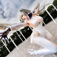 【コスプレ】『NIKKE』シンデレラの曲線美を最大限に活かす！長崎美女レイヤーの見事なポージング【写真9枚】