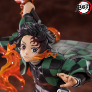 「鬼滅の刃」フィギュアが発売！ヒノカミ神楽発動時の「竈門炭治郎 煉獄鍔ver.」と、”霹靂一閃”が決まる「我妻善逸」の2商品