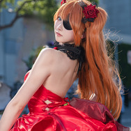 【コスプレ】背中で魅せる『NIKKE』コラボのアスカ、学マスやホロライブの夏衣装も必見！「コミケ106」美女レイヤー13選【写真61枚】
