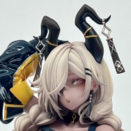 ムチムチ太ももに際どい衣装…！『アズレン』8周年リアルイベントで新作フィギュア多数展示―どれもこれもやっぱり過激