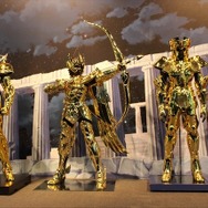 「聖闘士星矢30周年展」レポート 車田正美の原画や黄金聖衣12体が勢揃い