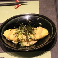 「刀剣茶寮」秋葉原にオープン　刀剣を眺めながら美味しいご飯に舌鼓