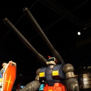 左舷、弾幕薄いぞ！ ホワイトベースの実物大キャプテンシートが那須ハイランドパークに