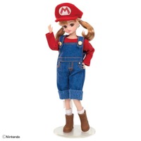 リカちゃん人形が『スーパーマリオ』とコラボ！帽子＆オーバーオールを着こなす「スーパーマリオだいすきリカちゃん」登場