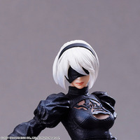 チラ見えする太もも…！『ニーア オートマタ』より「2B」のフィギュア再受注開始！背中の素肌や細かな装飾まで見どころ満載