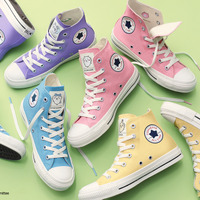 「ちいかわ」たちの顔ぬいぐるみがインパクト抜群！「CONVERSE」コラボシューズに“漫画のコマ”デザインなどが展開