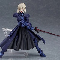 『Fate』シリーズより「セイバーオルタ」「“赤”のセイバー」の可動フィギュアが再販へ―艶やかな甲冑の光沢が映える