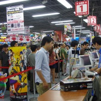 【ドラクエX発売】ヨドバシAkibaでは100人以上の行列