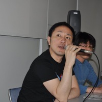 左がサイバーコネクトツー代表の松山洋氏、右が『.hack』シリーズディレクターの新里裕人氏