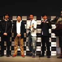 写真左から小倉氏、桜庭氏、谷村氏、麒麟・田村氏、麒麟・川島氏、鎧の騎士