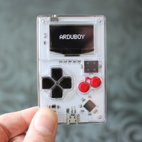 超小型ゲーム機「Arduboy」資金調達に成功…8bitシンセサイザー、ドローン操作、名刺機能も