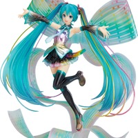 1/7スケールフィギュア「初音ミク 10th Anniversary Ver.」発売決定、390ページに及ぶアーカイブ本も収録