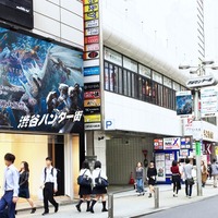 リアルの渋谷に“ハンター街”が現れる!? 「英雄の証」が流れ、フラッグが登場─『モンハンワールド：アイスボーン』発売を記念して
