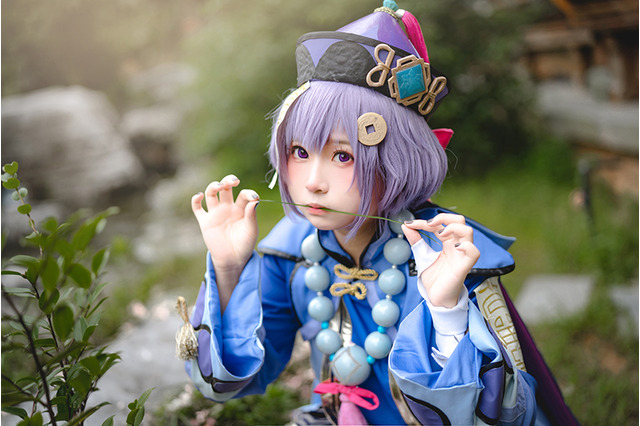 中国人気レイヤー・toriiiの『原神』コスプレ一挙公開！“キョンシー娘”七七がめっちゃ可愛い【写真30枚】 画像