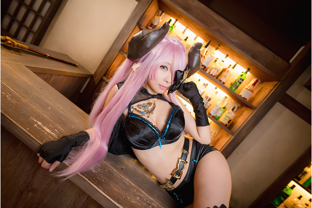 【コスプレ】セクシー水着から硬派な鎧まで勢揃い!『グラブル』8周年記念美女レイヤーまとめ【写真35枚】 画像