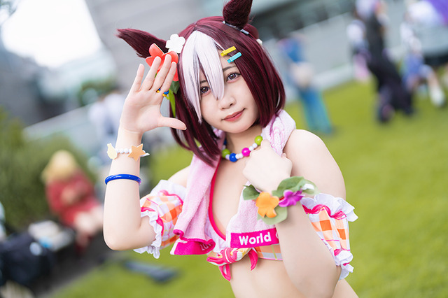 【コスプレ】『ウマ娘』スペシャルウィークの水着が眩しい!注目レイヤー・こま【写真7枚】 画像