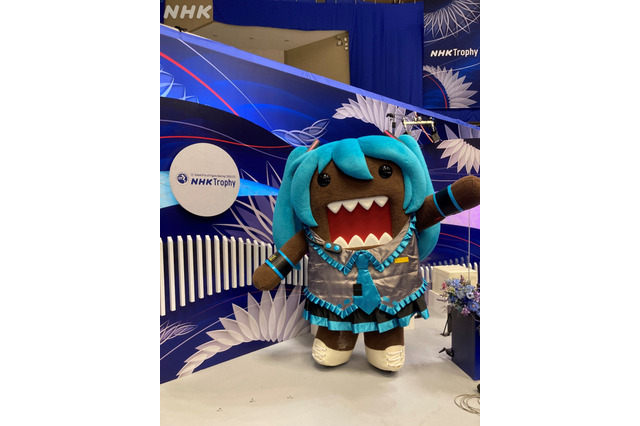 NHKの「どーもくん」が、初音ミクのコスプレに挑戦―この姿でスケートするってマジ！？ 画像