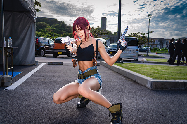 【コスプレ】『BLACK LAGOON』レヴィが沖縄に参上!鍛え上げた肉体美で魅せる人気レイヤー・桃戸もも【写真9枚】 画像