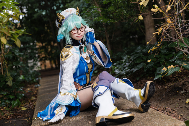 【コスプレ】今日は良い実験ができそう!『原神』スクロースの眼鏡姿がキュート!注目レイヤー・モカ【写真8枚】 画像