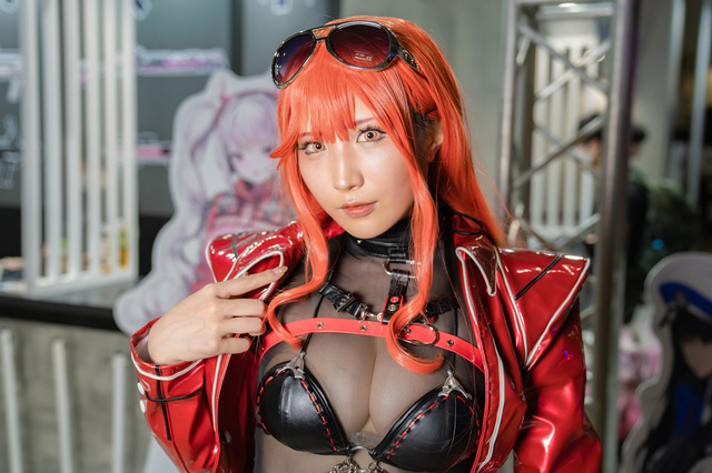 【コスプレ】衣装から薄っすら透けた素肌が魅惑的…！『NIKKE』ボリュームに扮する美女レイヤー・かりんちゃまの再現度に脱帽【ニコ超2023】【プレイバック記事】 画像