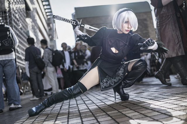 【コスプレ】『NieR:Automata』2Bの佇まいが荘厳なまでの美しさ!どこから見ても隙がない完成度を讃えたい【写真12枚】 画像