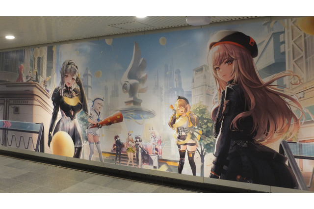 『勝利の女神:NIKKE』長大広告でも、おし…“背中”で魅せる! 圧倒的なラピの臀部はスマホ何台分?【フォトレポ】 画像