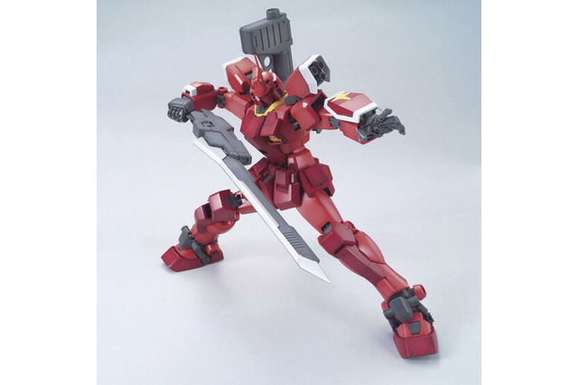 ガンプラ「MG 1/100 ガンダムアメイジングレッドウォーリア」が登場!オプションパーツは武器同士の合体、腰部にマウントなど使い方は多種多様 画像