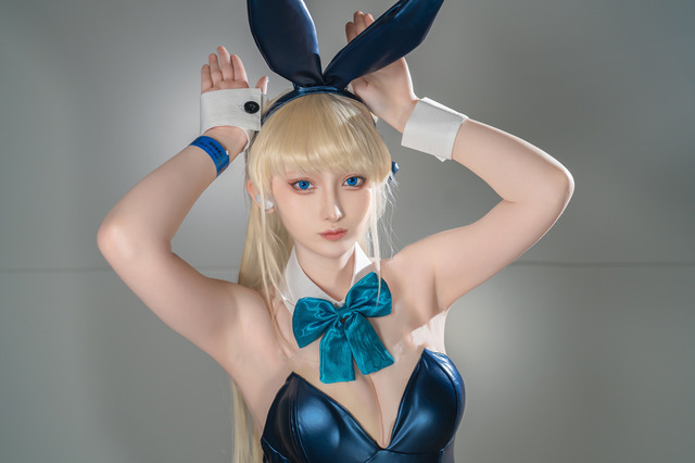 【コスプレ】ずっとうさぎ年でよくない？クールさに愛嬌を感じさせる『ブルアカ』トキのバニー姿が眩しい！注目レイヤー・なたね【写真8枚】 画像