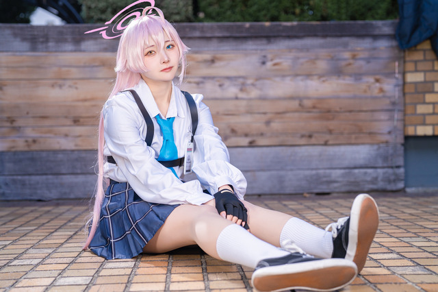 【コスプレ】『ブルアカ』ホシノの脱力ポーズがめっちゃゆるくていい感じ~♪キャラ再現度が異次元の美少女レイヤーに大注目【写真8枚】 画像